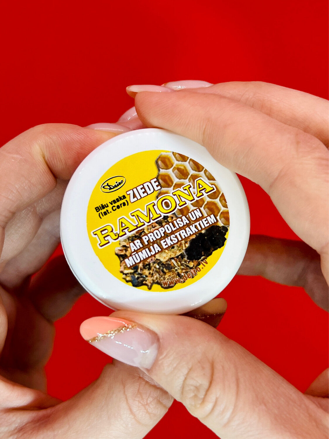 Beeswax ointment "Ramona" with propolis and mummy extracts 10g